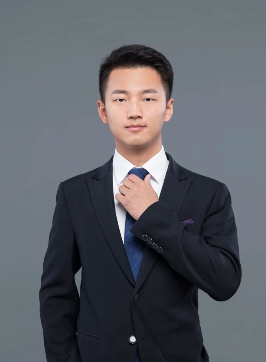 《韩东成:科技梦想的执着追光者》 《韩东成:科技梦想的执着追光者》