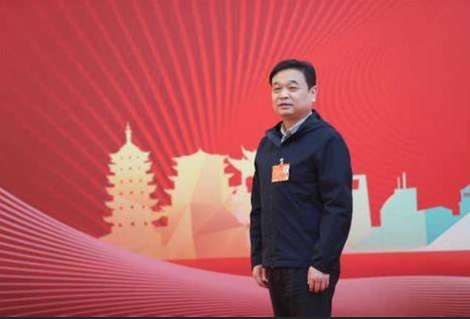 《潘保春：新能源领域的开拓者》